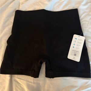 Women’s Black High-Waist Athletic Shorts with Wide Waistband